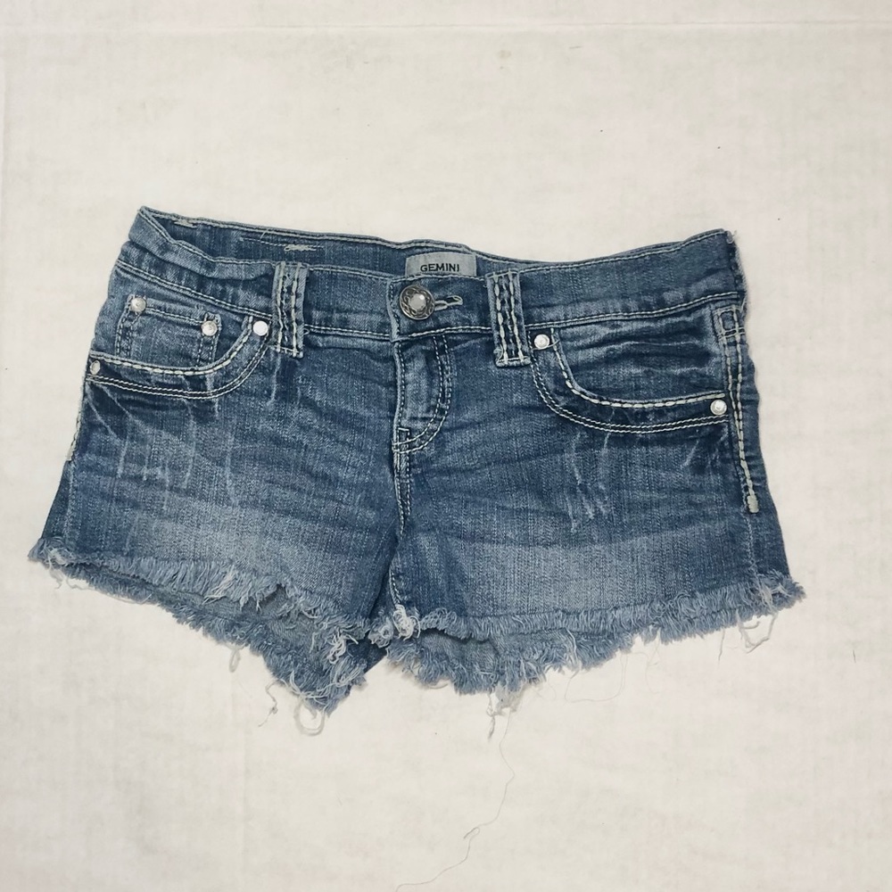 Day trip Gemini Jean Shorts!